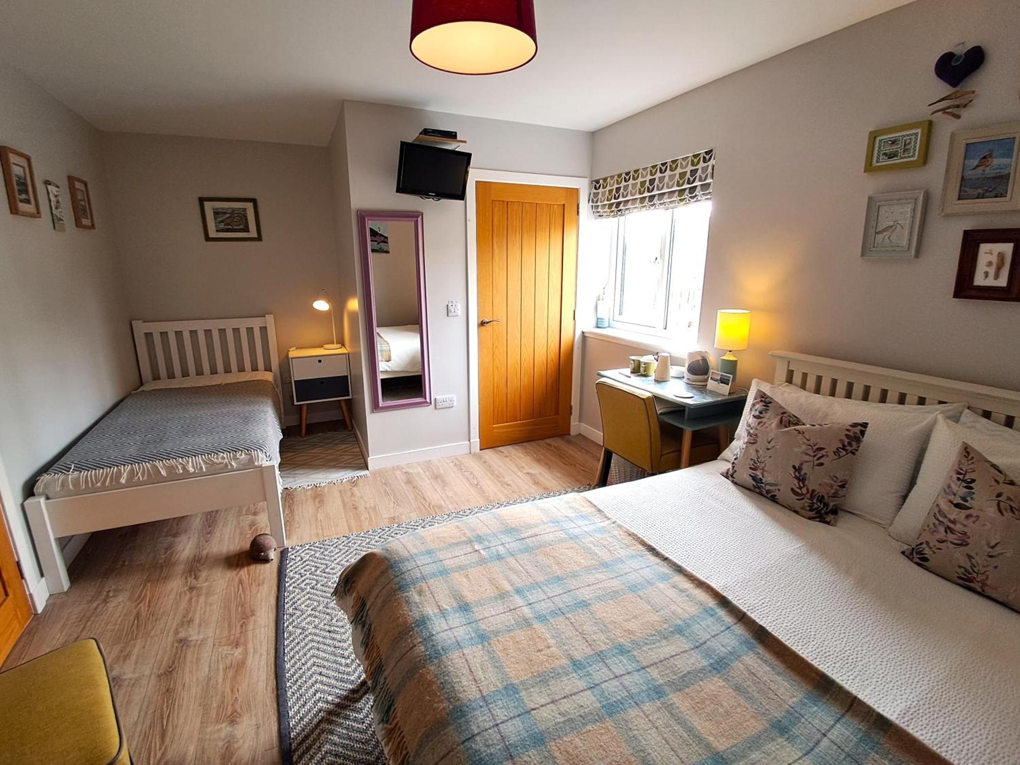 An Cois Na Mara Bed & Breakfast Laide Exterior photo